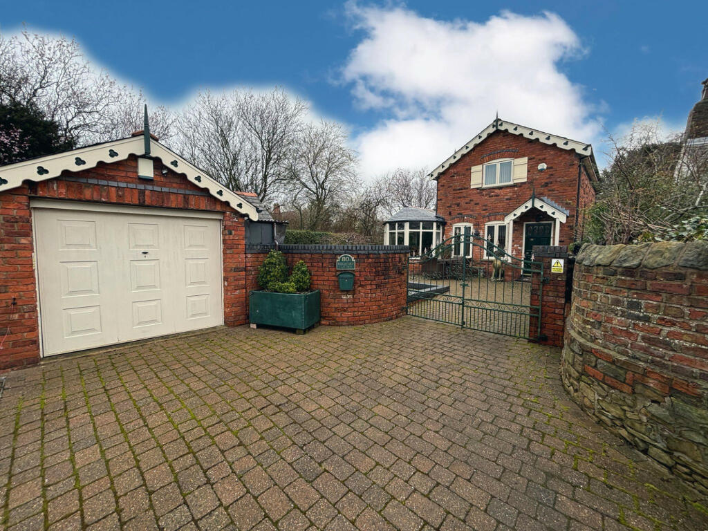 3 bedroom detached house for sale in Black Bull Lane, Fulwood, Preston