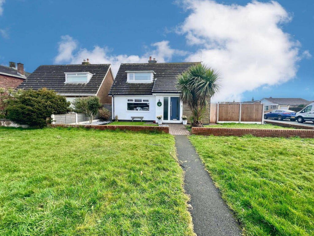 3 bedroom bungalow for sale in Southway, Fleetwood, FY7