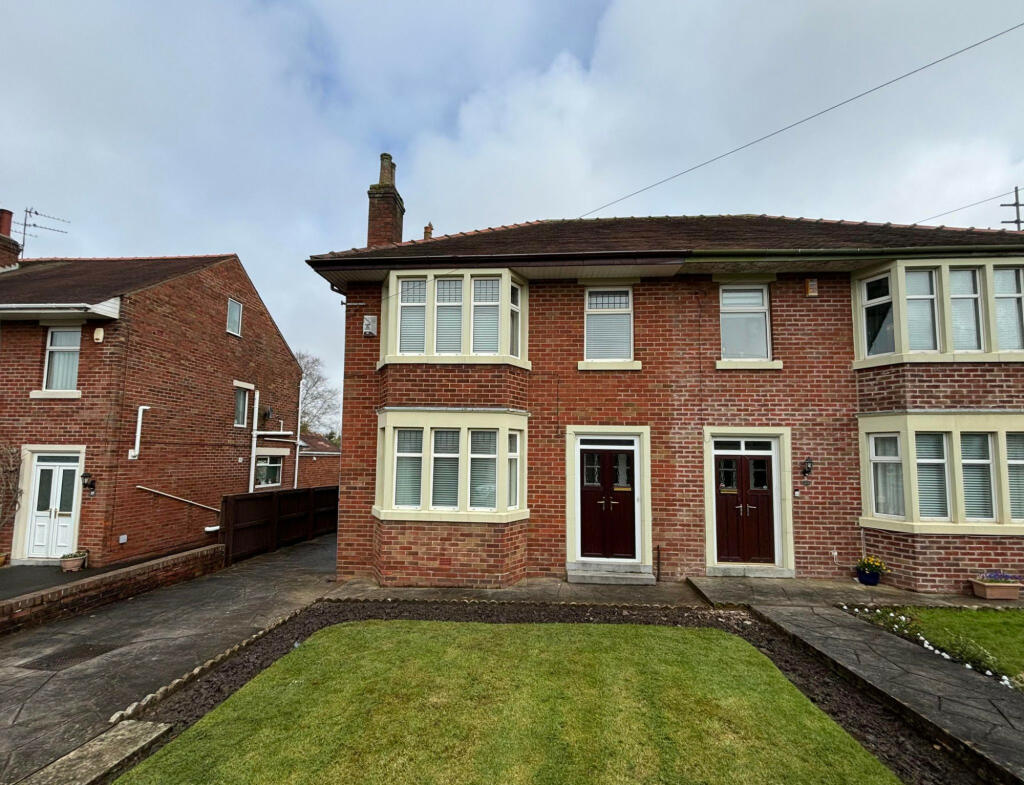 3 bedroom semidetached house for sale in Westby Way, PoultonLeFylde, FY6