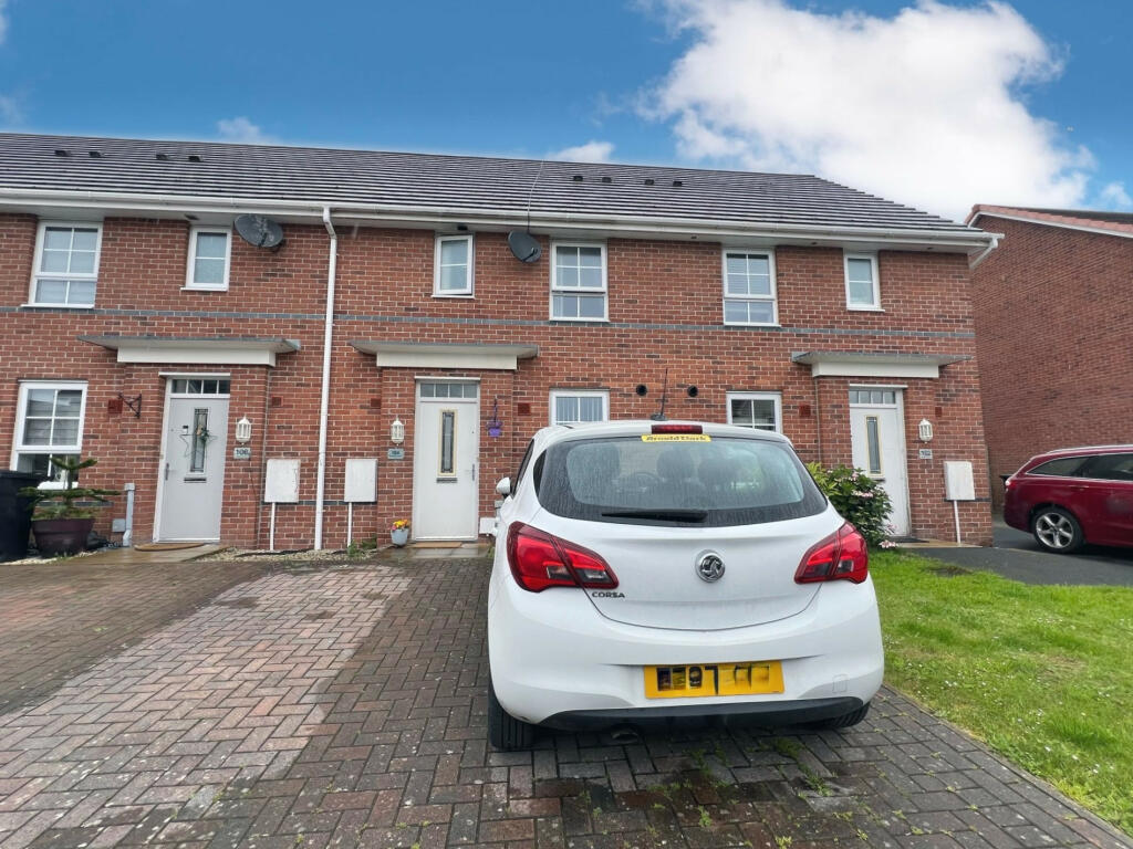 3 bedroom terraced house for sale in Hawthorn Drive, Thornton, FY5