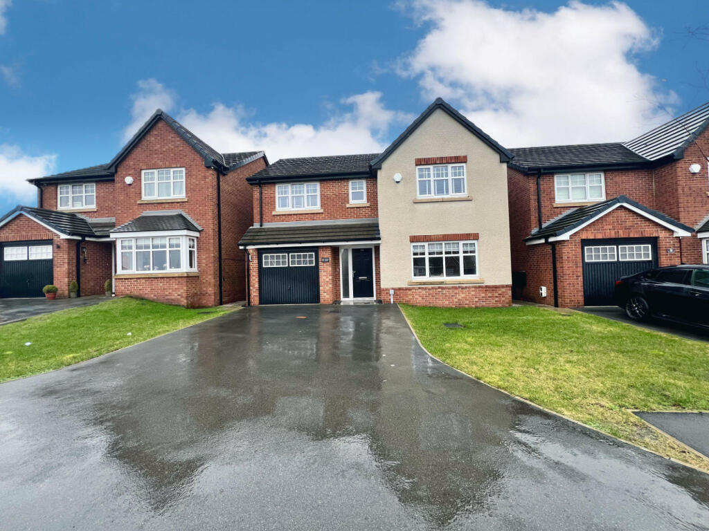 4 bedroom detached house for sale in Caton Moor Close, Cleveleys, FY5