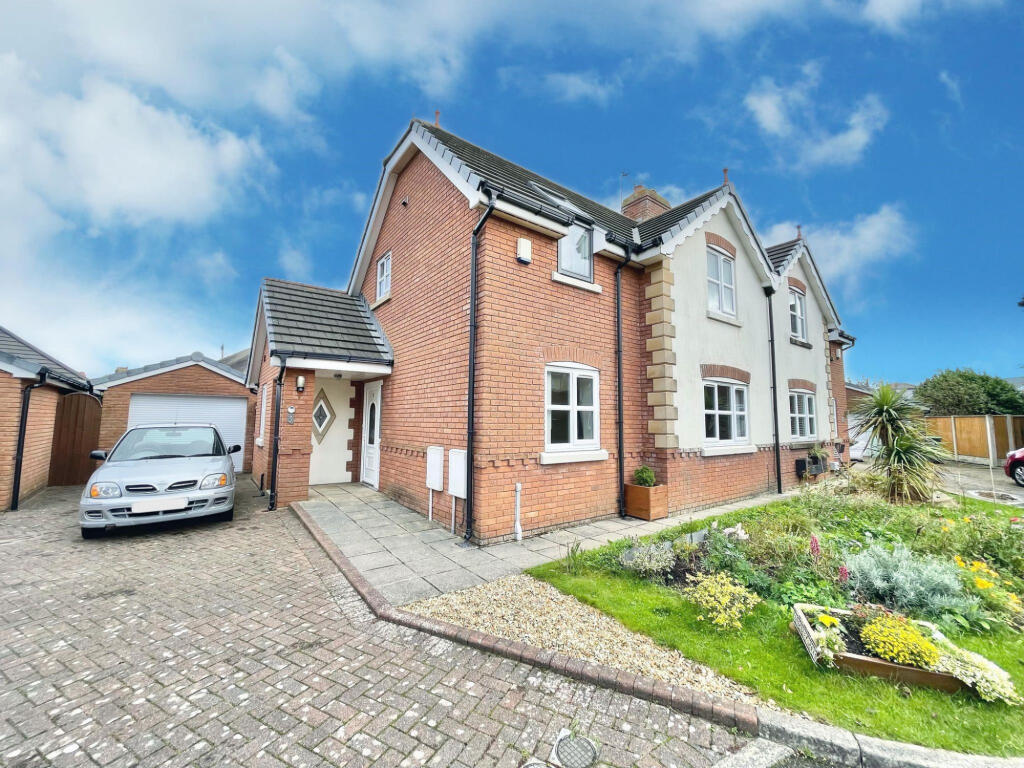 3 bedroom semi-detached house