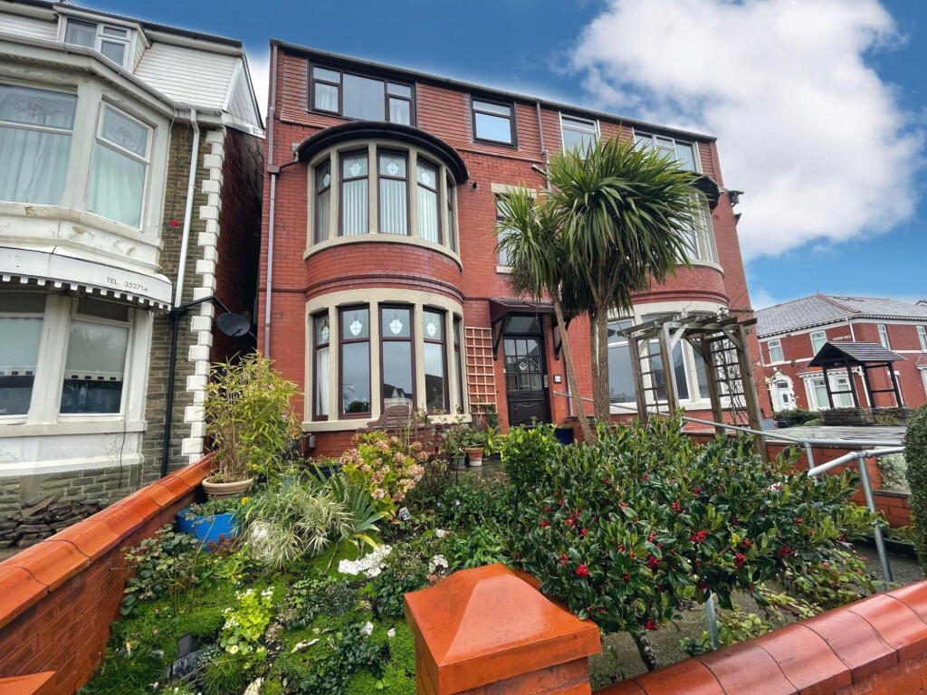 4 bedroom semi-detached house