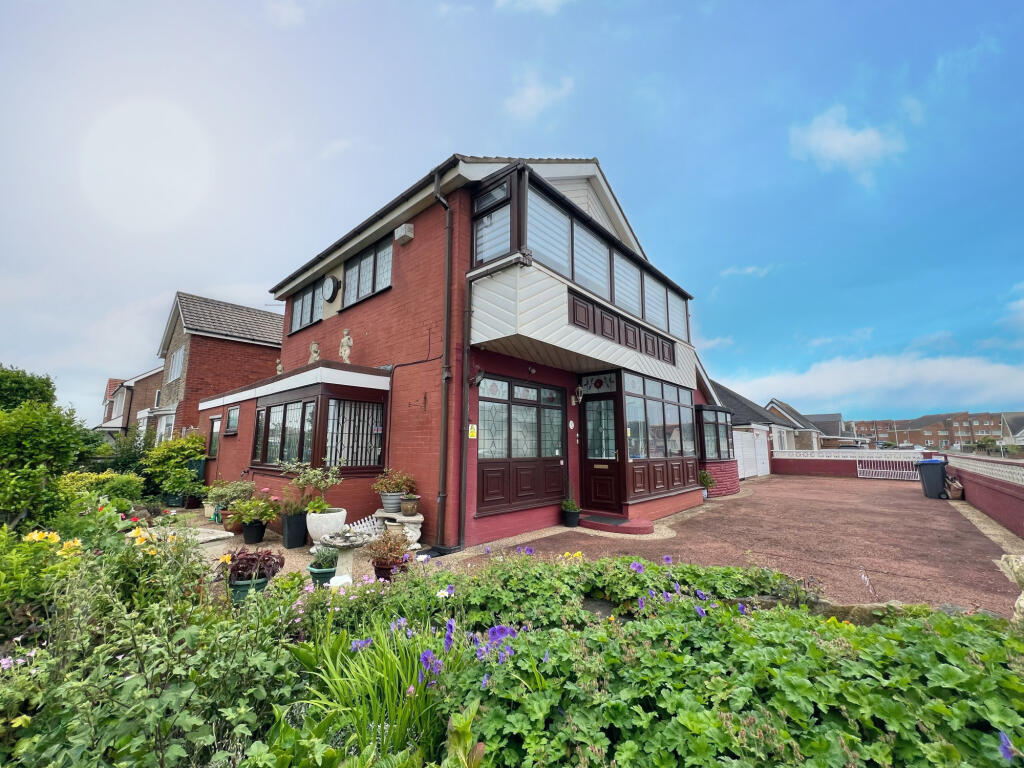3 bedroom detached house