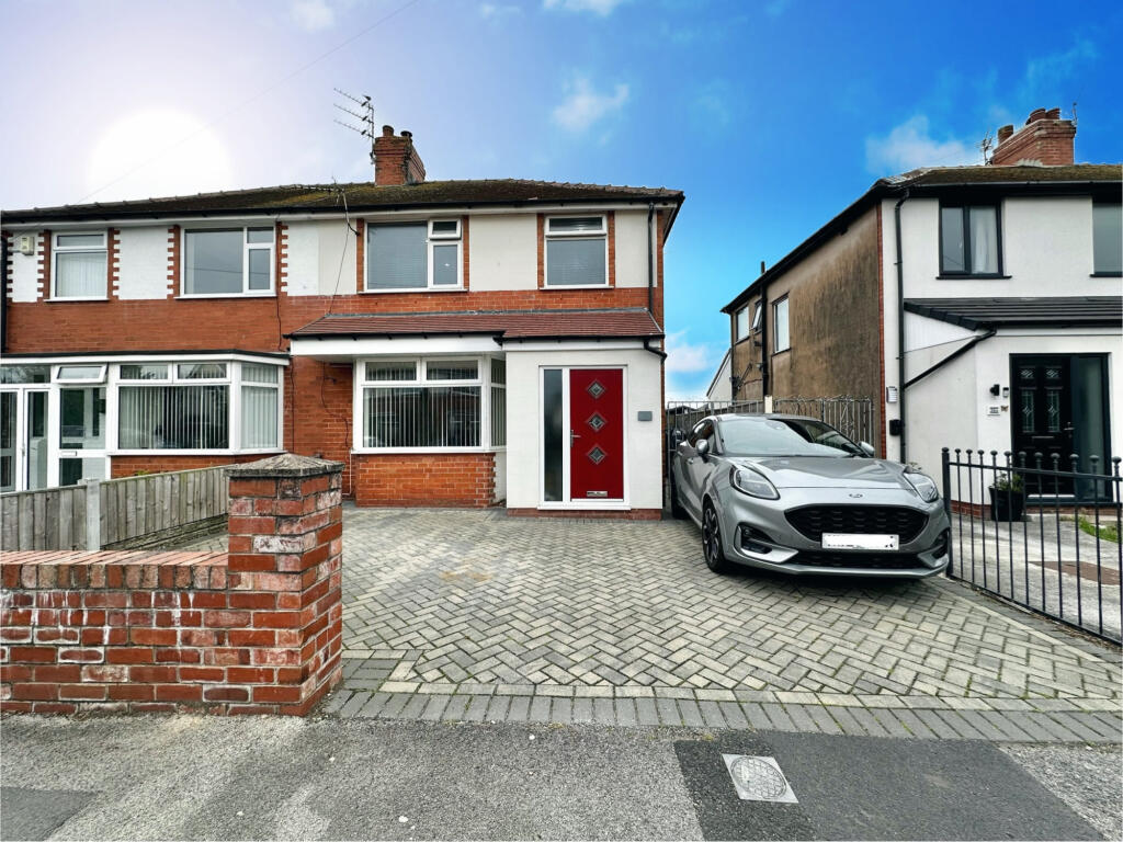 3 bedroom semi-detached house