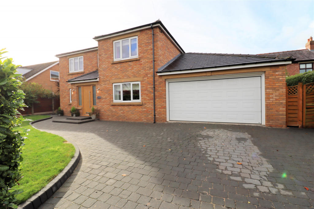 4 bedroom detached house for sale in Carr Lane, Hambleton, FY6