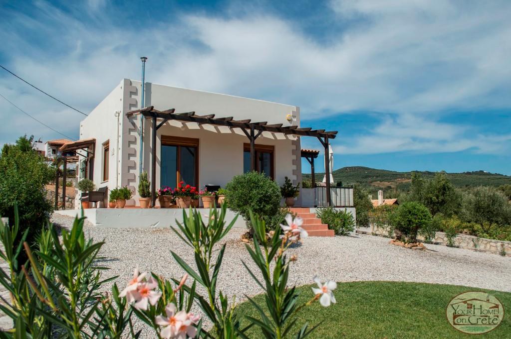 Detached Bungalow for sale in Voukolies, Chania, Crete