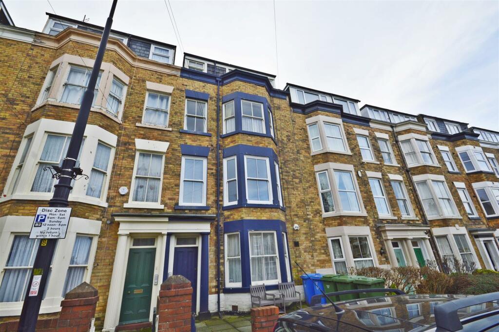 1 bedroom apartment for sale in Trafalgar Square, Scarborough, YO12