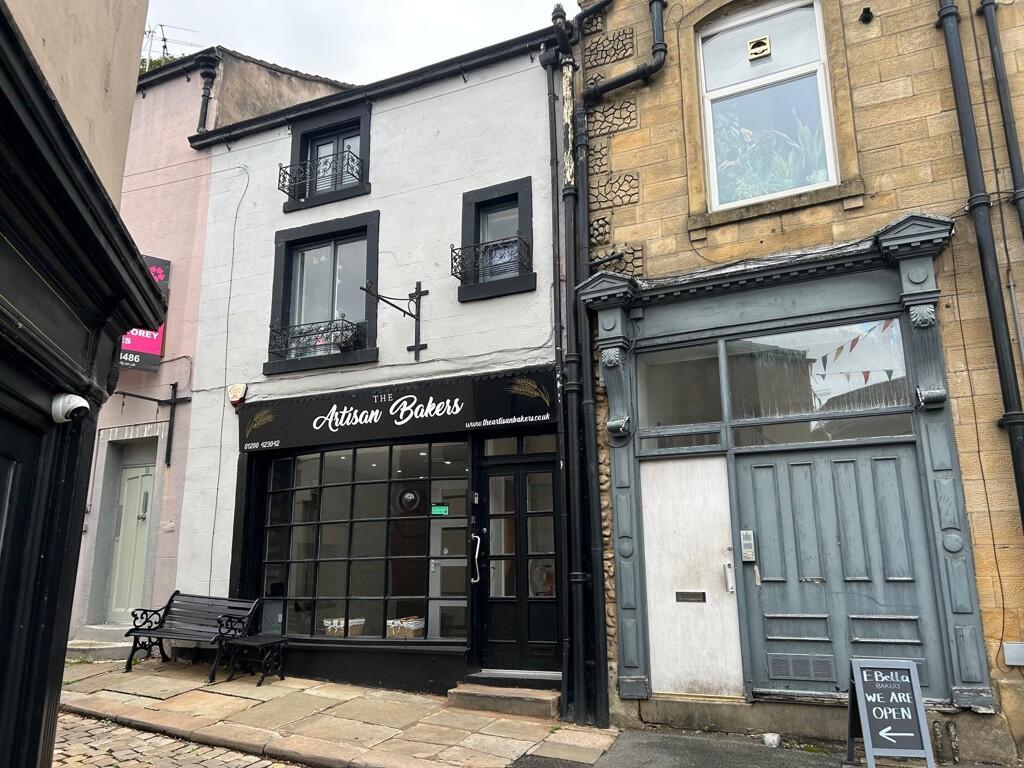 Main image of property: 16 Castlegate, Clitheroe, Lancashire, BB7 1AZ