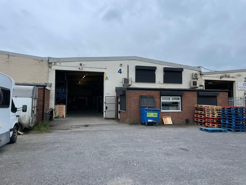 Main image of property: 4 Centurion Way, Farington, Leyland, Lancashire, PR25 4GU