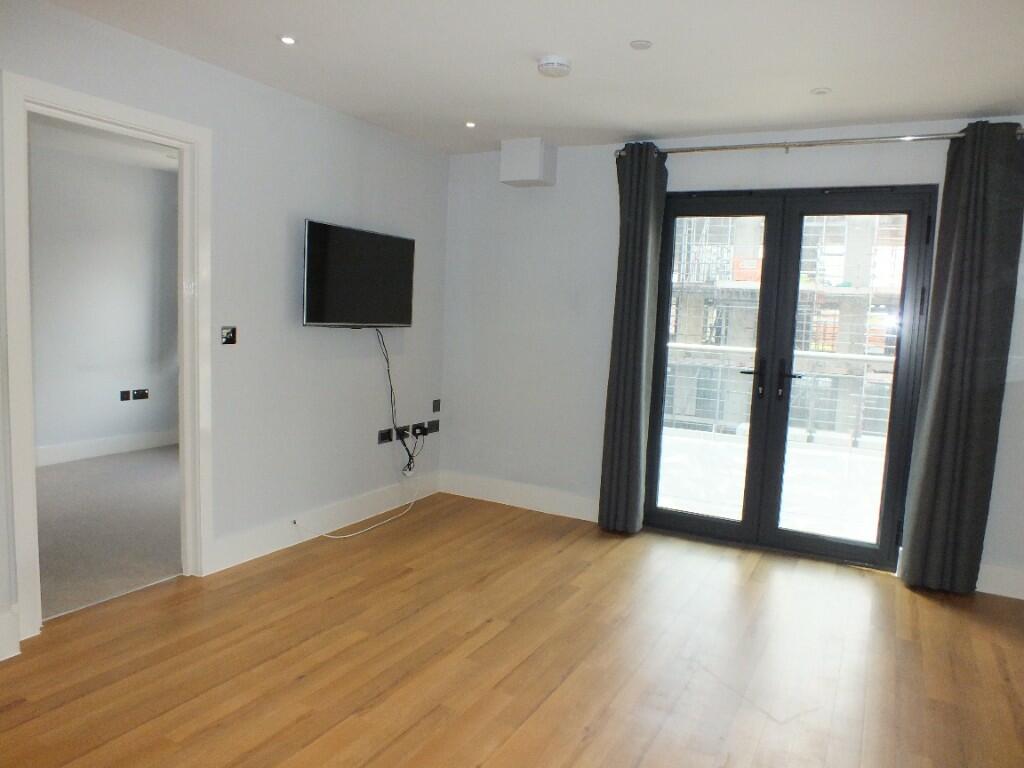 1 bedroom apartment for rent in Lavender Park Road, West Byfleet