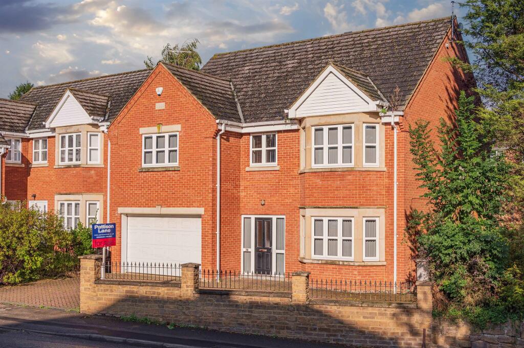 6 bedroom detached house for sale in Desborough Road, Rothwell