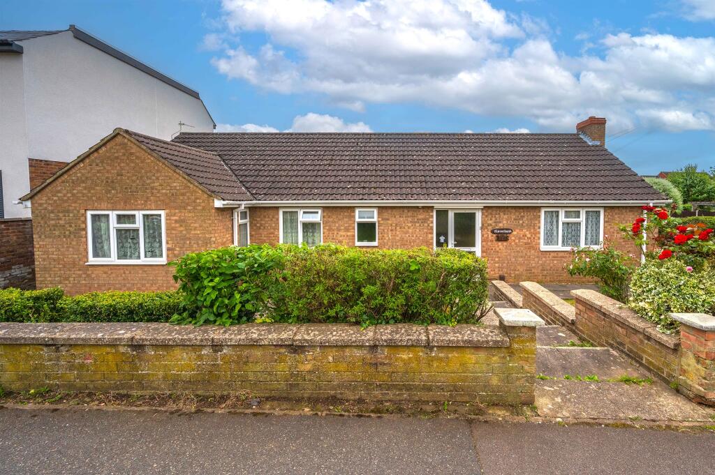 3 Bedroom Detached Bungalow For Sale In Dunkirk Avenue Desborough