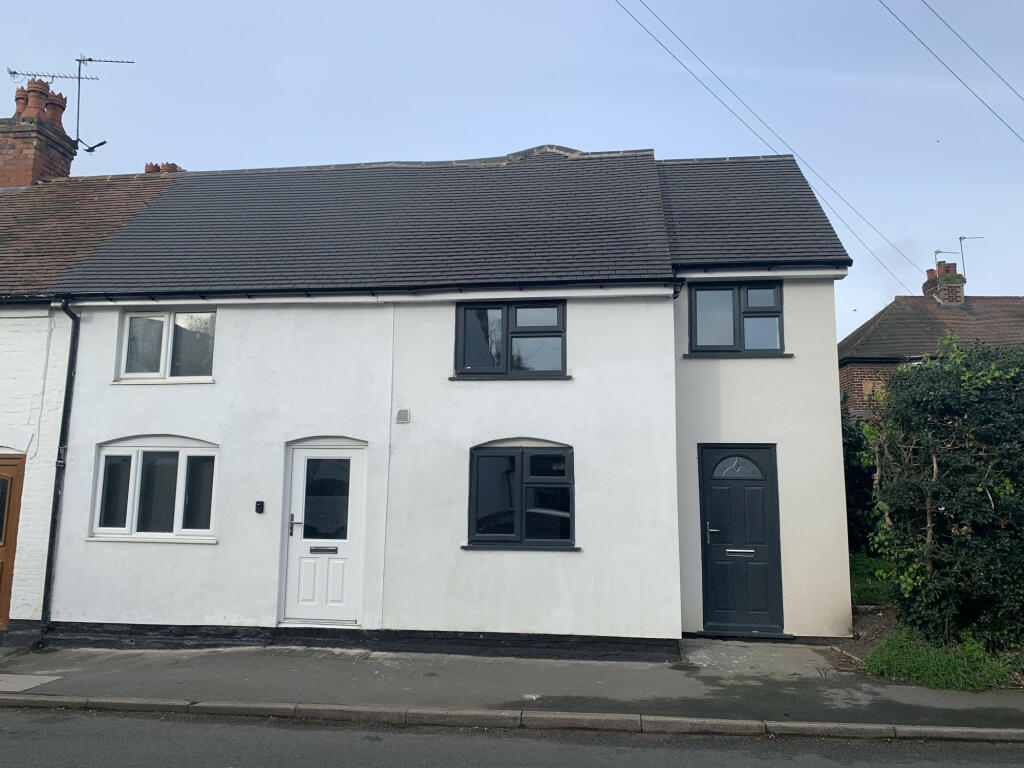 3 bedroom end of terrace house for rent in Coleshill Road, Sutton