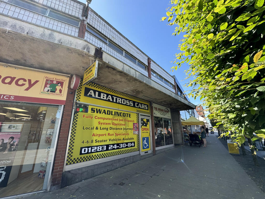 Commercial property for rent in West Street, Swadlincote, Derbyshire, DE11