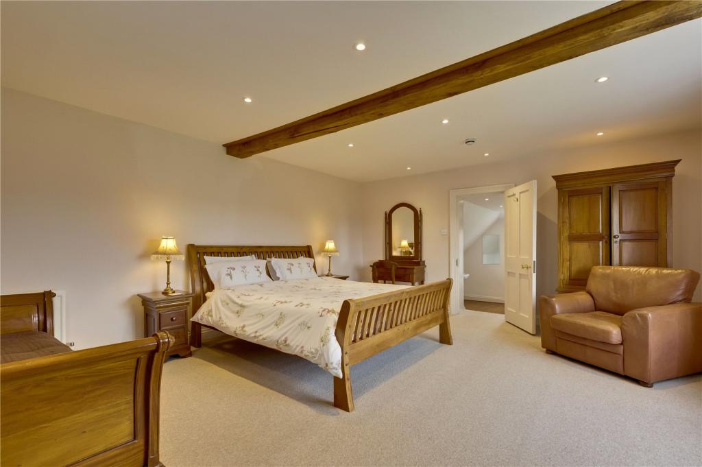 6 bedroom detached house for rent in Groomes Farm, Frith End, Bordon