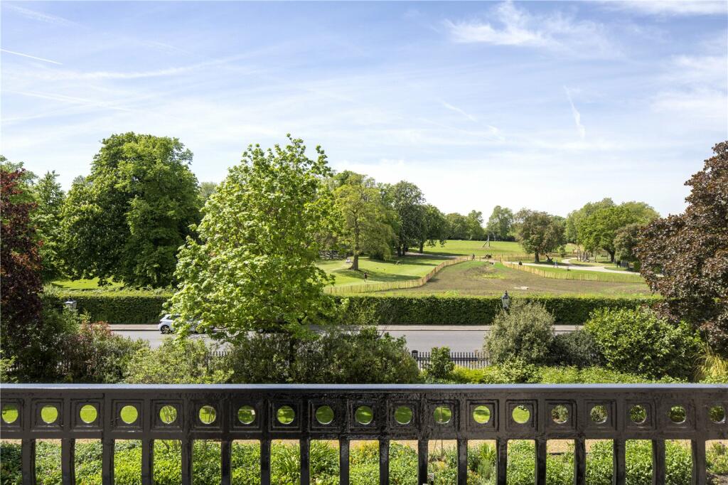 5 bedroom terraced house for sale in Gloucester Gate, Regent's Park