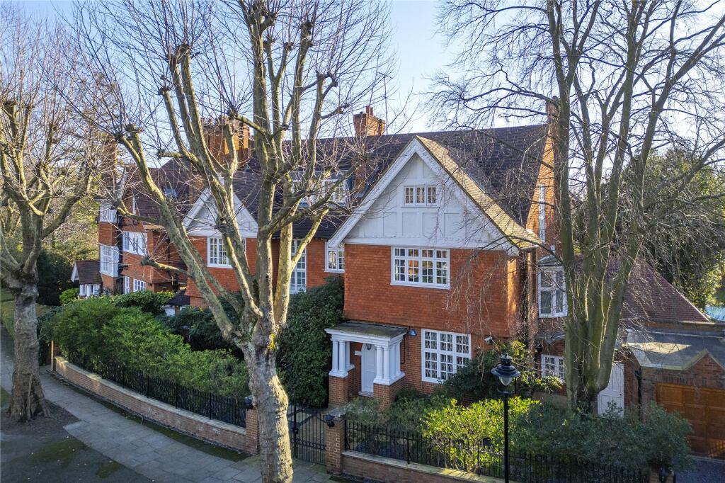 4 bedroom detached house for sale in Wadham Gardens, St John's Wood, London, NW3