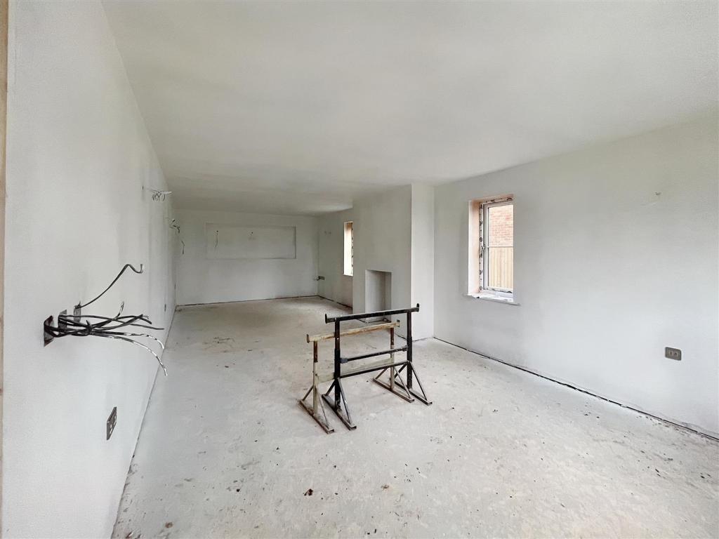 5 bedroom detached house for sale in Moulton Chapel Road, Moulton Chapel, PE12