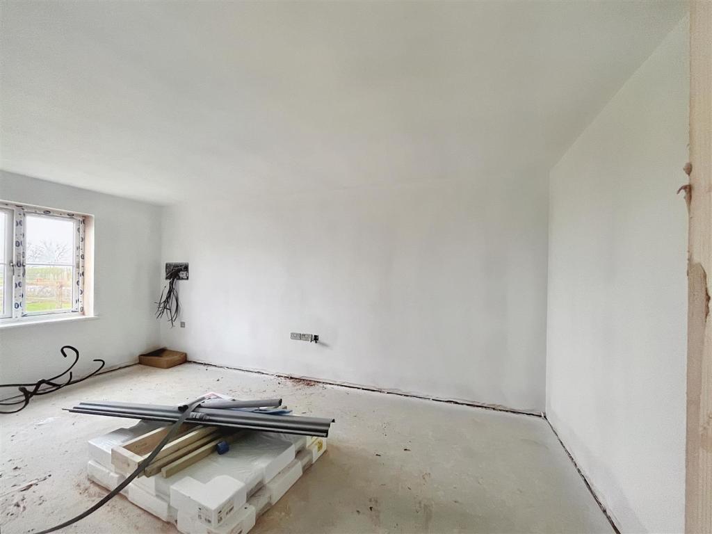 5 bedroom detached house for sale in Moulton Chapel Road, Moulton Chapel, PE12