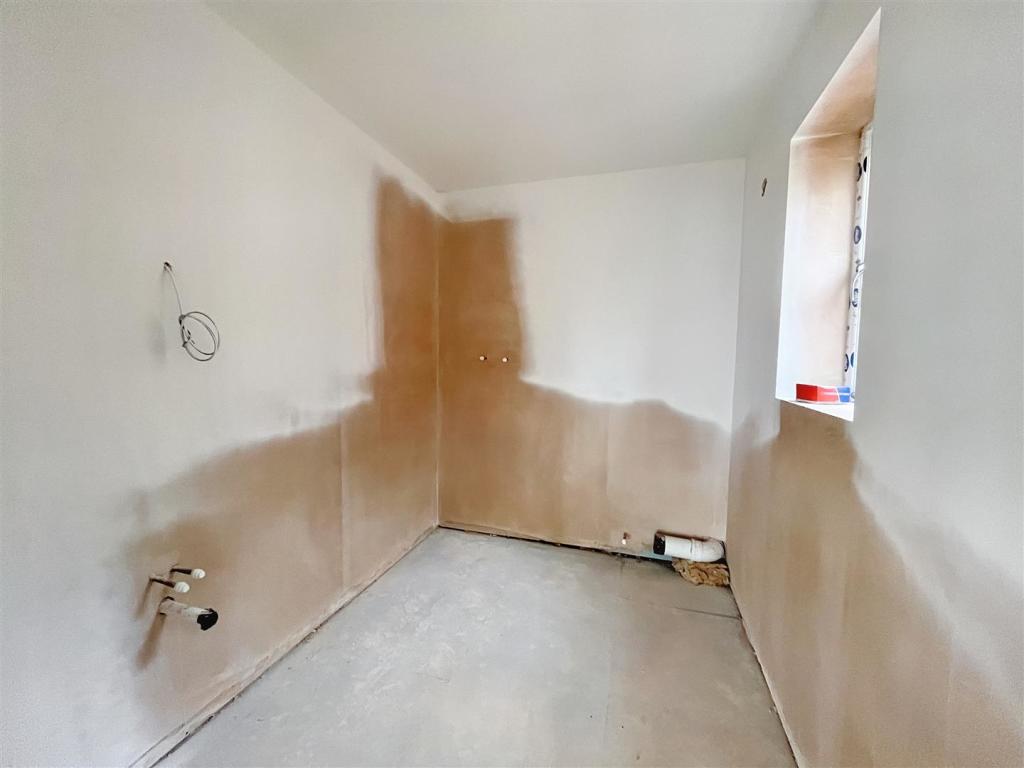 5 bedroom detached house for sale in Moulton Chapel Road, Moulton Chapel, PE12