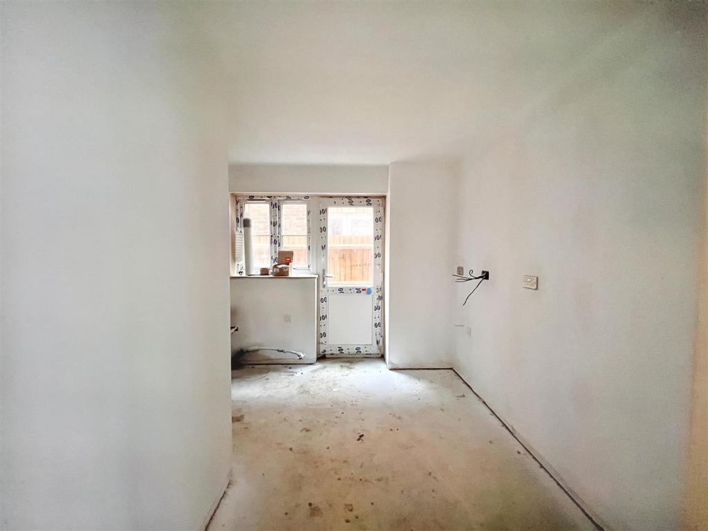 5 bedroom detached house for sale in Moulton Chapel Road, Moulton Chapel, PE12