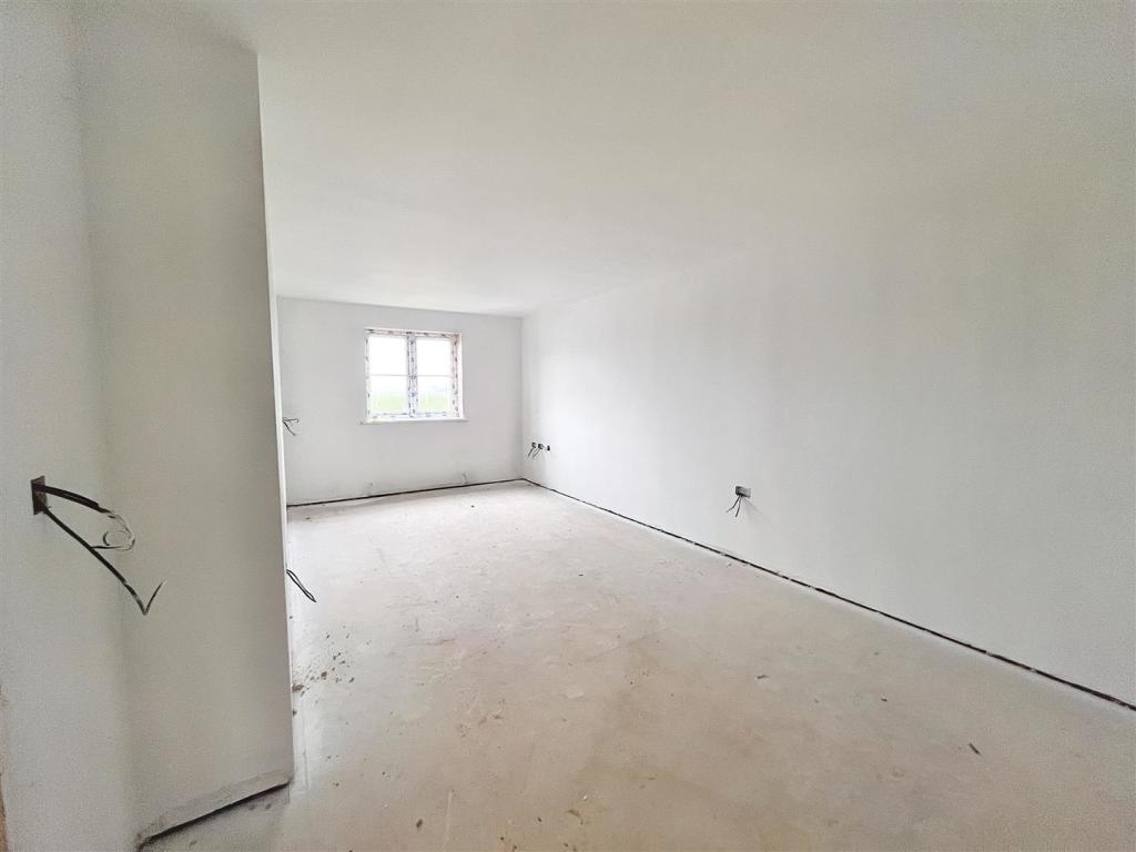 5 bedroom detached house for sale in Moulton Chapel Road, Moulton