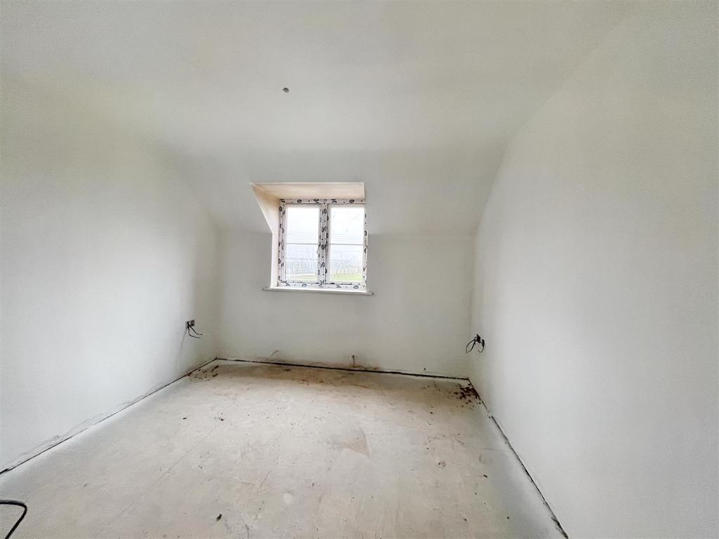 5 bedroom detached house for sale in Moulton Chapel Road, Moulton