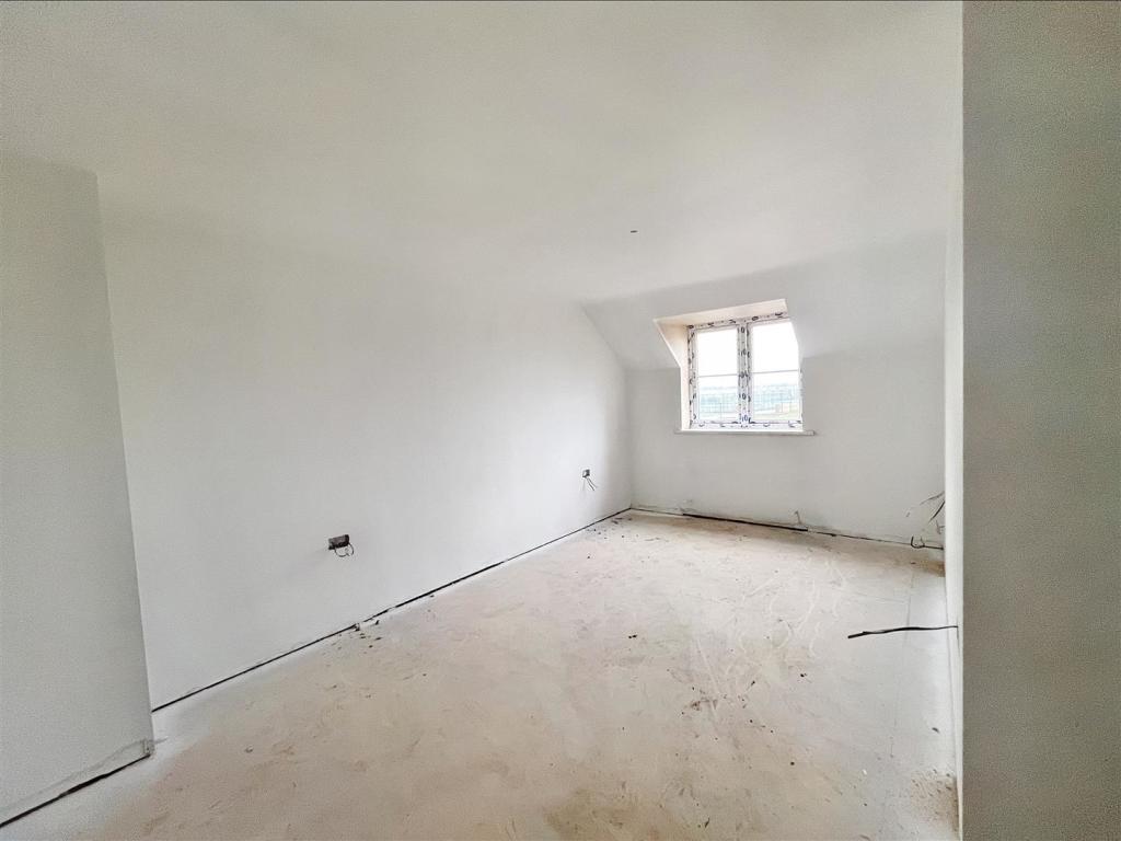 5 bedroom detached house for sale in Moulton Chapel Road, Moulton