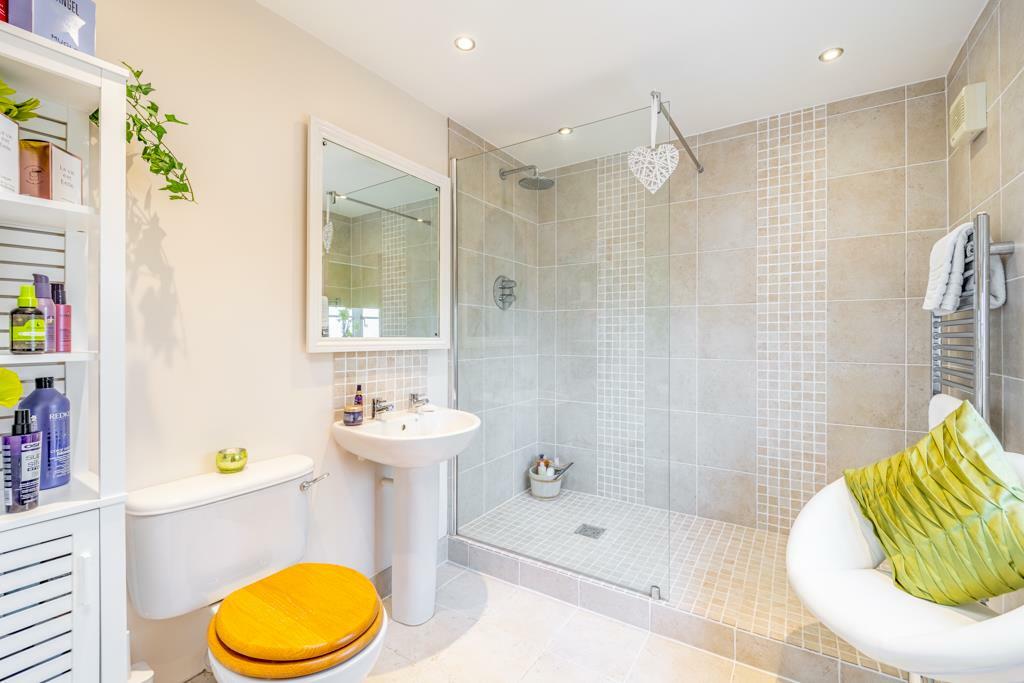 5 bedroom detached house for sale in Eaugate Road, Moulton Chapel