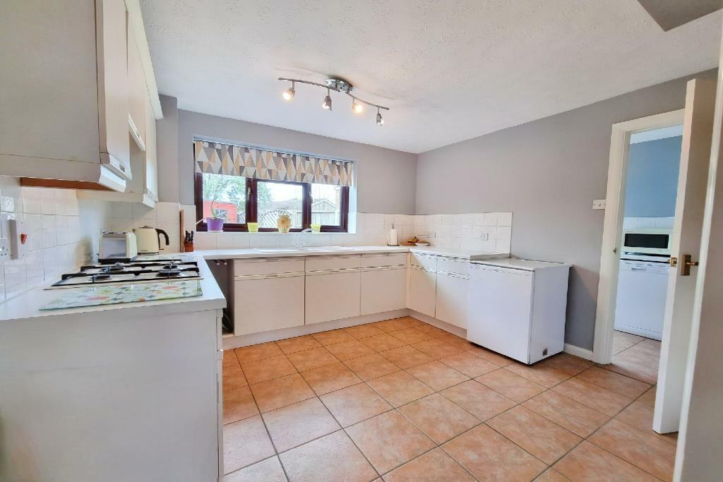 4 bedroom detached house for sale in Towndam Lane, Donington, PE11