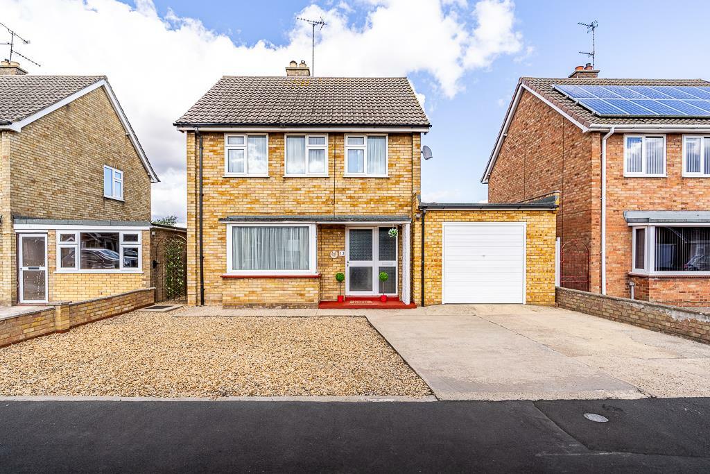 3 bedroom detached house for sale in Crown Drive, Spalding, PE11