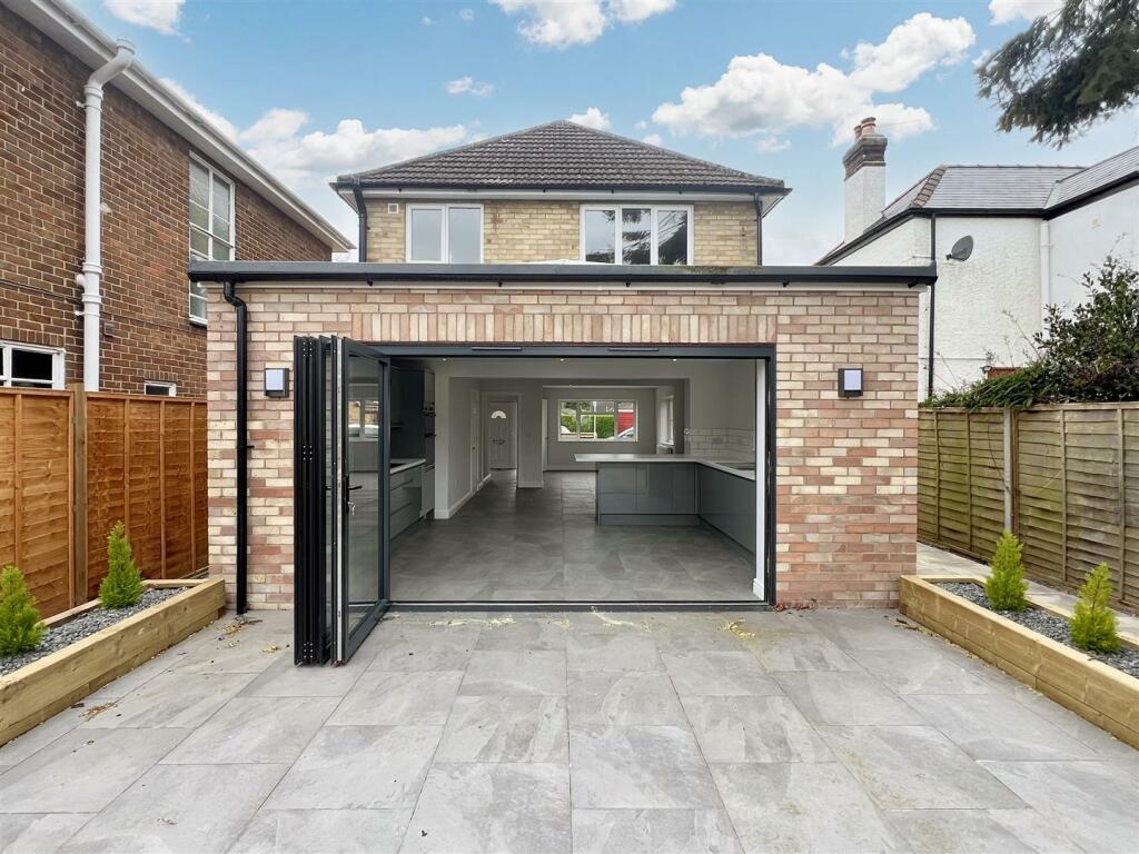 3 bedroom detached house for sale in Stonegate, Spalding, PE11