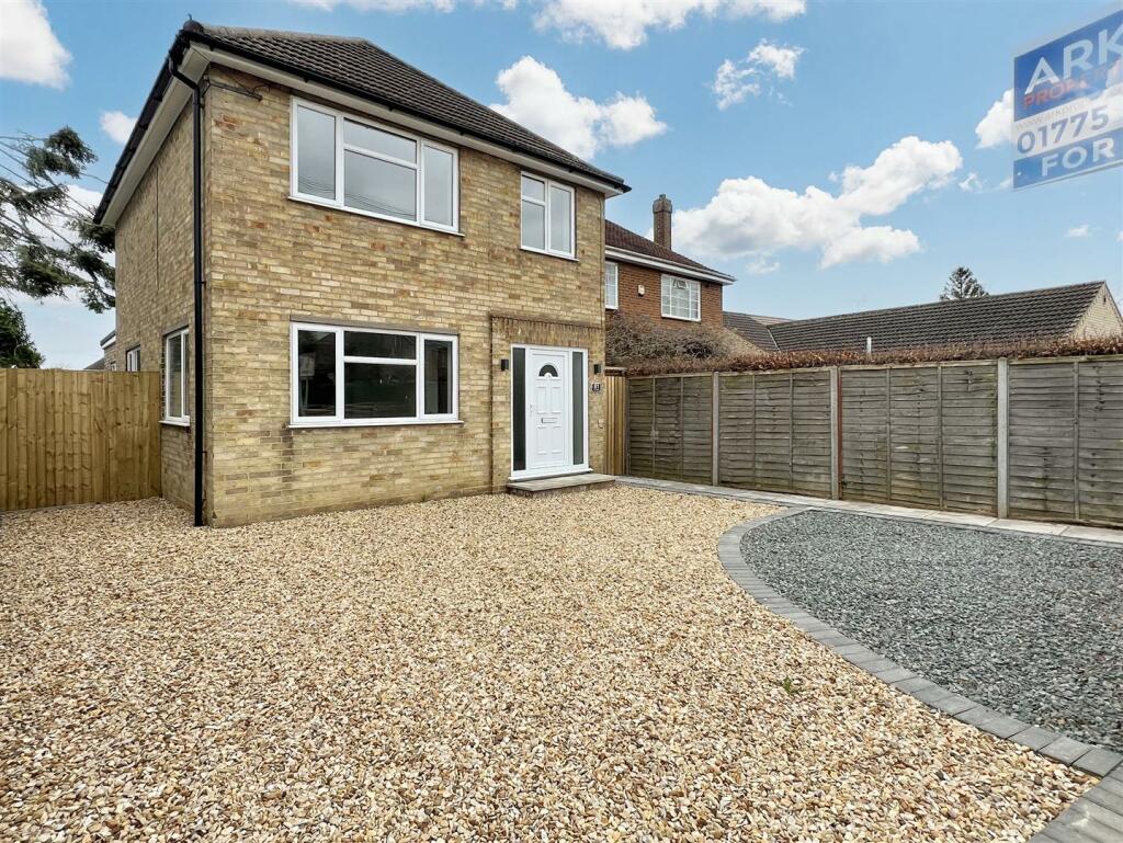 3 bedroom detached house for sale in Stonegate, Spalding, PE11