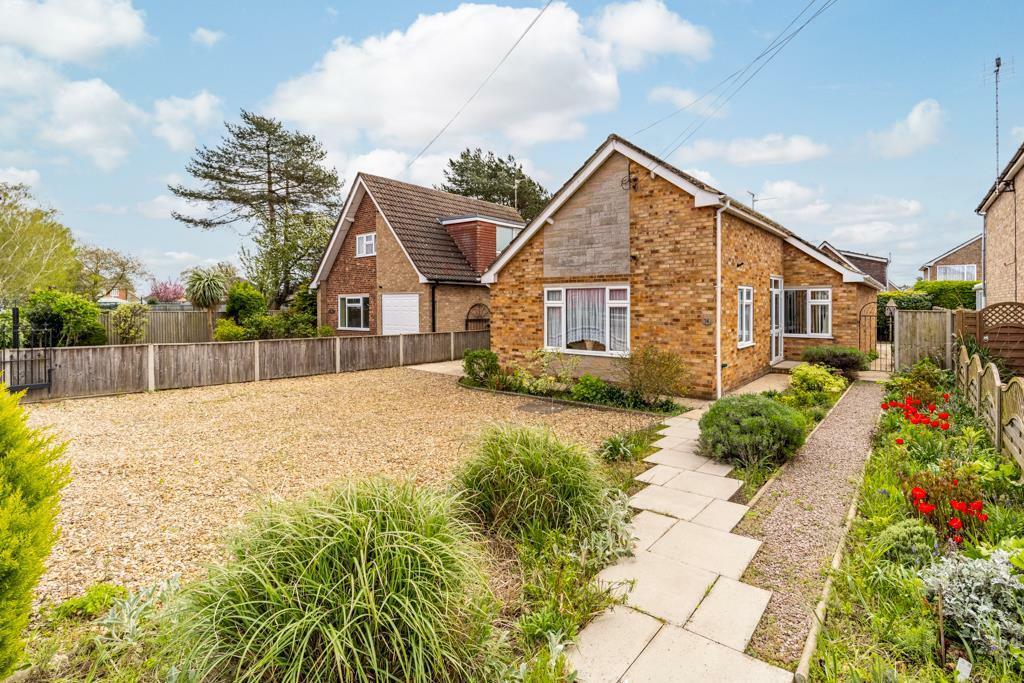 3 bedroom detached bungalow for sale in Knight Street, Pinchbeck, PE11