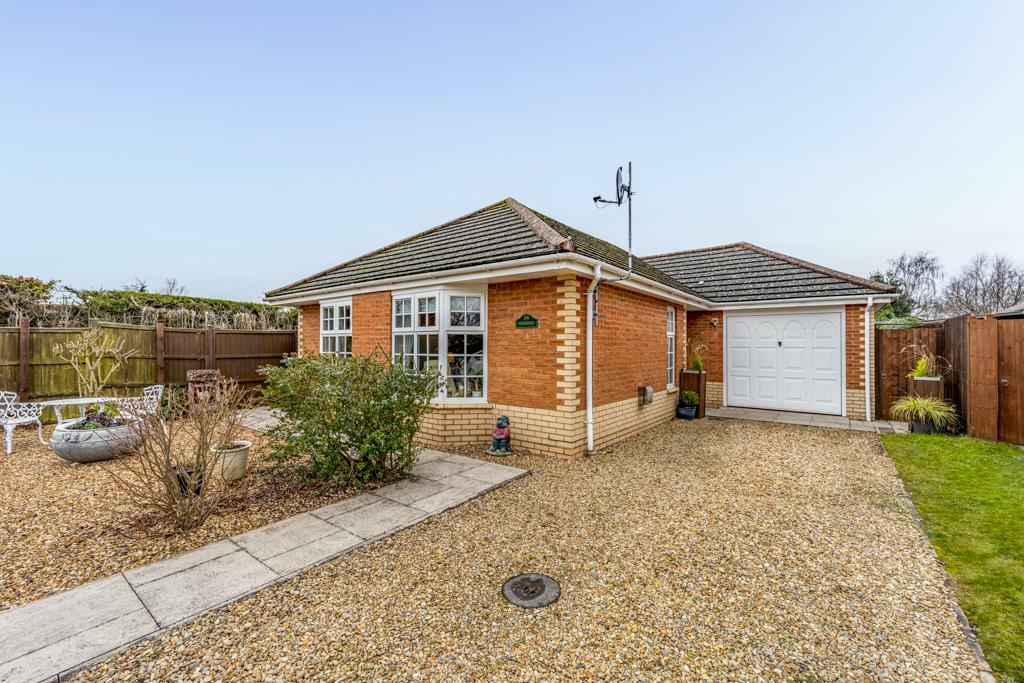 2 bedroom detached bungalow for sale in Milfoil Lane, Cowbit, PE12