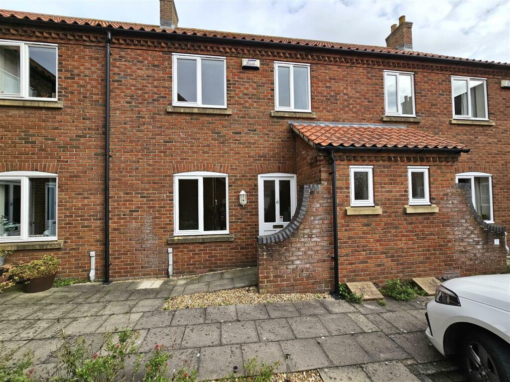 3 bedroom terraced house for rent in Old Paddock Court, Horncastle, LN9