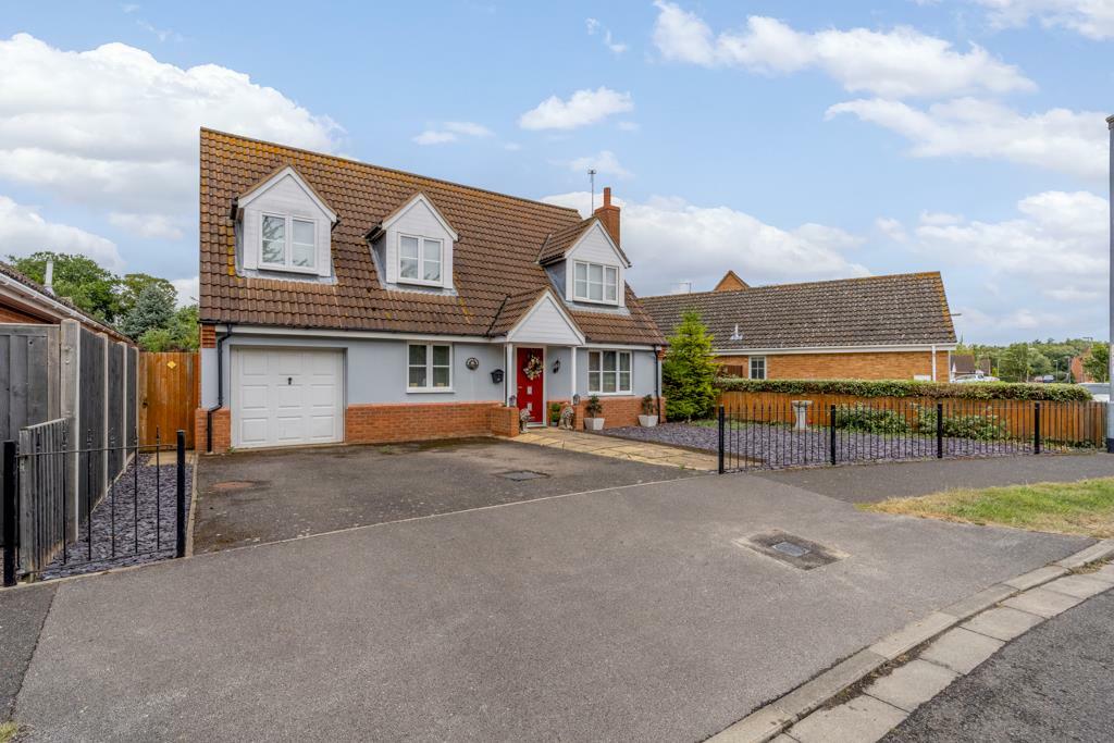 3 bedroom detached house for sale in Hay Barn Road, Deeping St