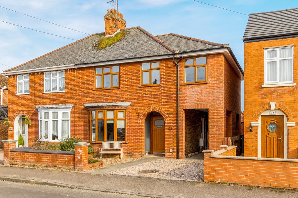 4 bedroom semi-detached house