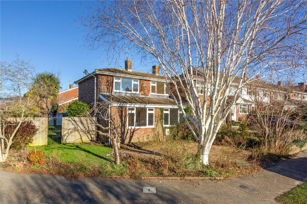 3 bedroom end of terrace house for sale in Littlecote, Petworth, West