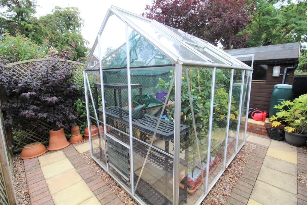 2 bedroom semidetached bungalow for sale in Blyth Road, Oldcotes, Worksop, S81