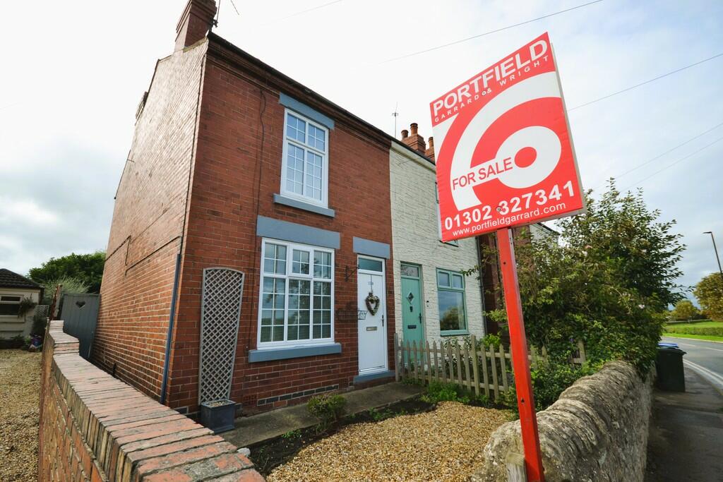 2 bedroom semidetached house for sale in Doncaster Road, Tickhill