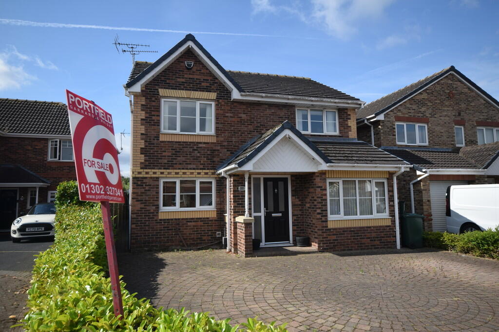 4 bedroom detached house for sale in Fiddlers Drive, Armthorpe