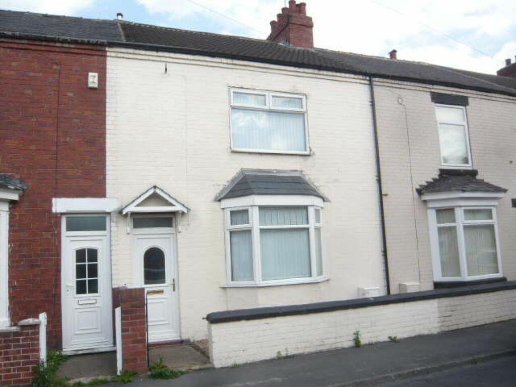 3 bedroom terraced house for rent in Park Avenue, Carcroft, Doncaster, DN6