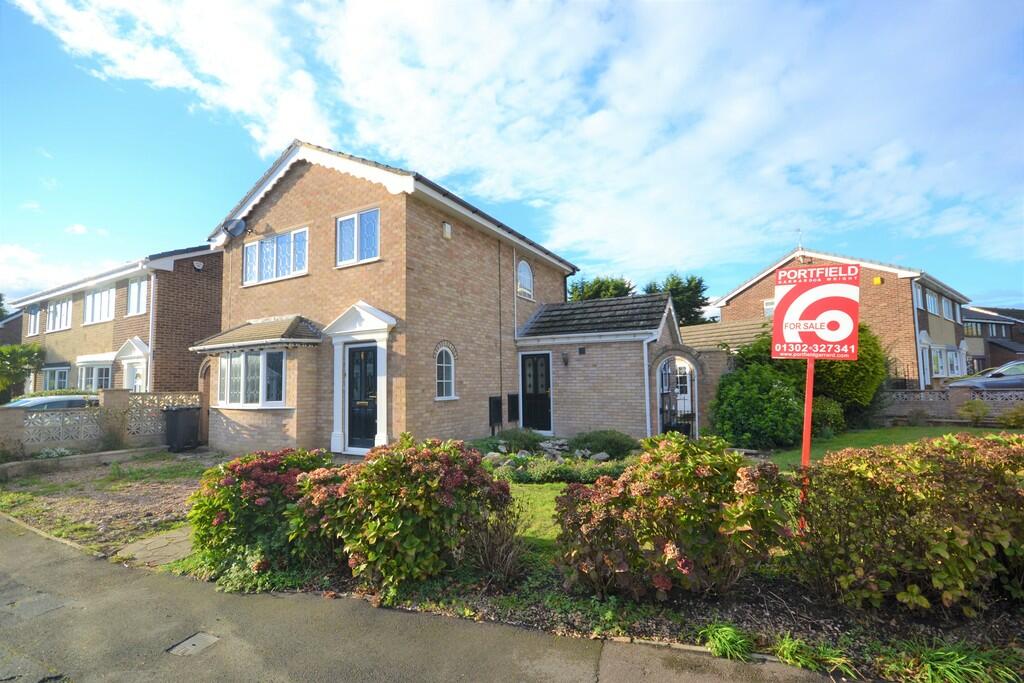 3 bedroom detached house for sale in 2 Sandhill Rise, Auckley, DN9