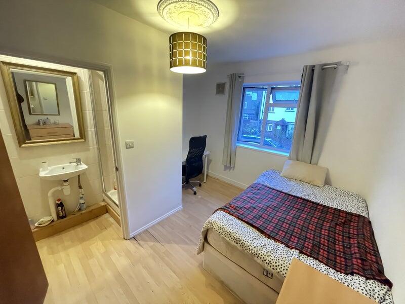 Main image of property: Strattondale Street, London, E14