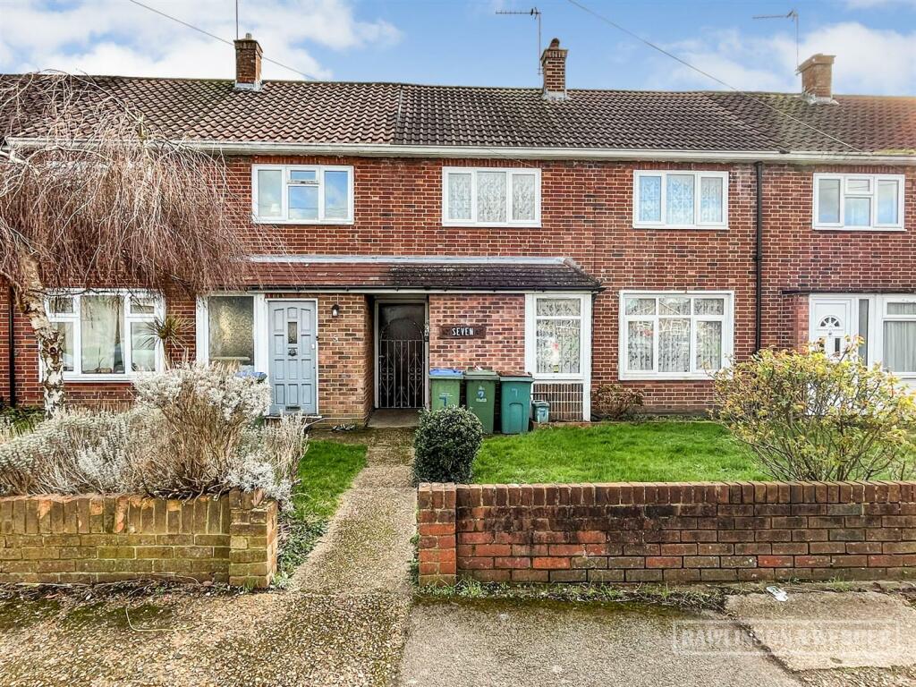 3 bedroom terraced house for sale in Down Street, West Molesey, KT8