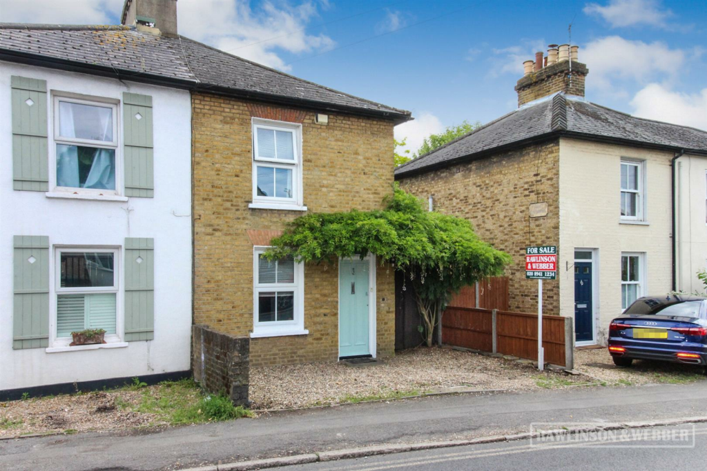 3 bedroom cottage for sale in Queens Road, Hersham, KT12