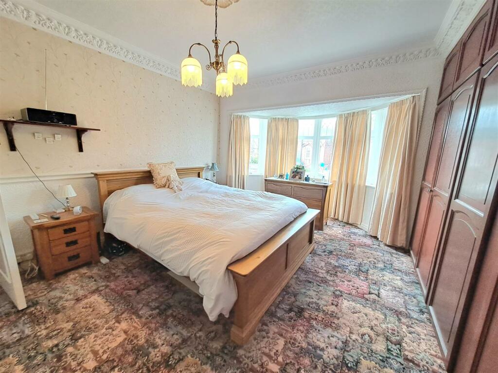 3 bedroom detached house for sale in Adwick Road, Mexborough, S64