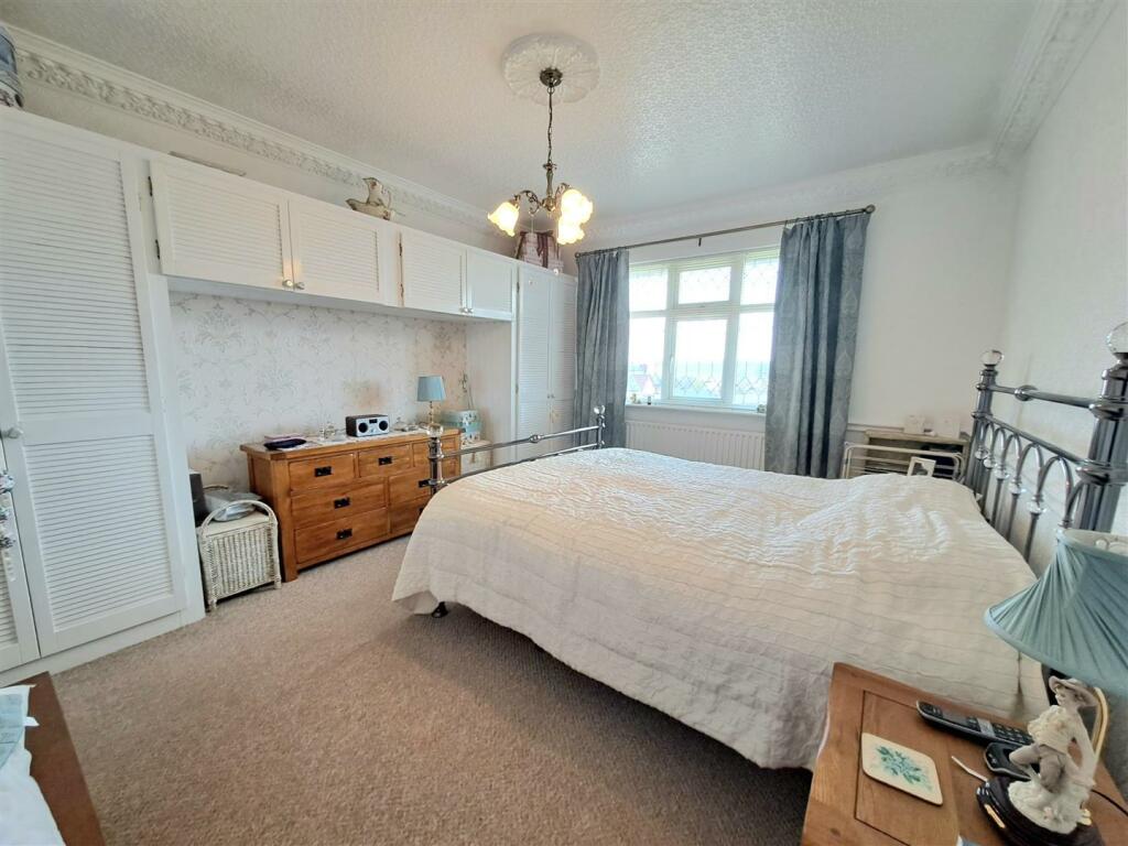 3 bedroom detached house for sale in Adwick Road, Mexborough, S64